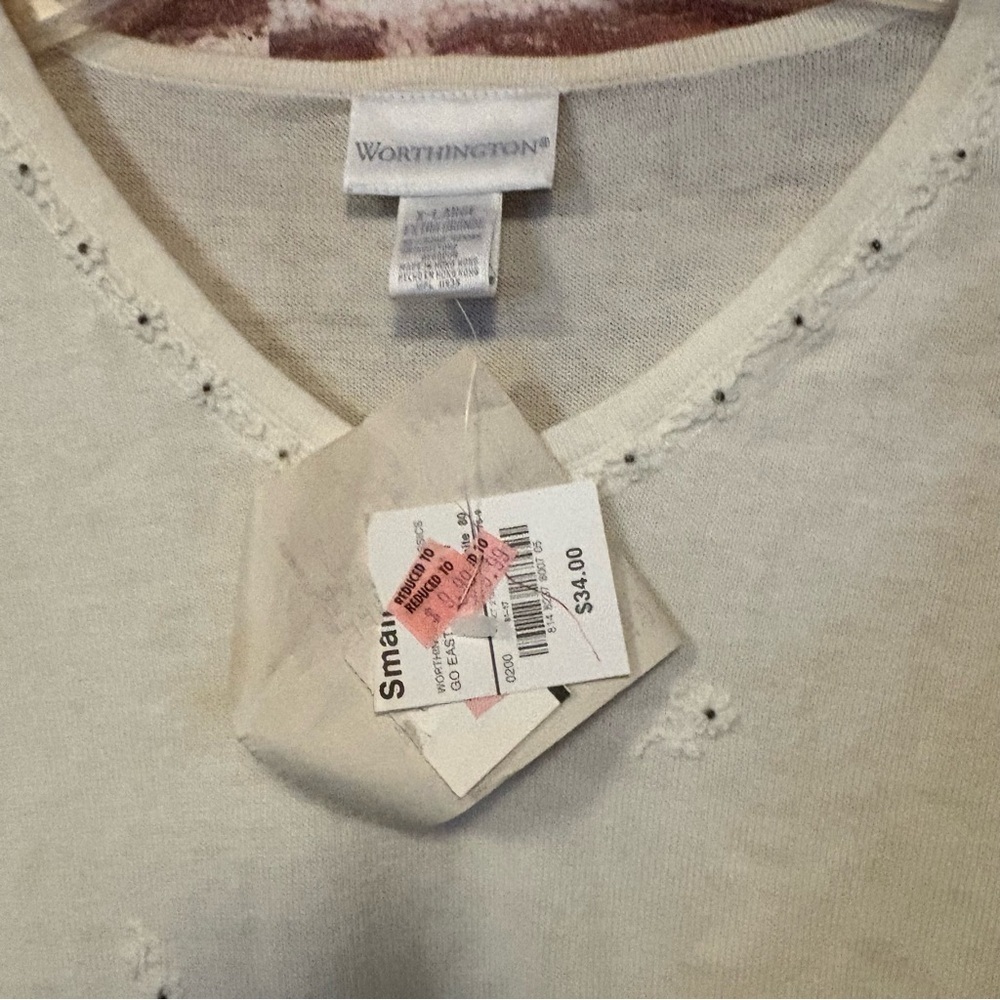 Worthington Cream Short Sleeve V-Neck Top - Picture 4 of 5
